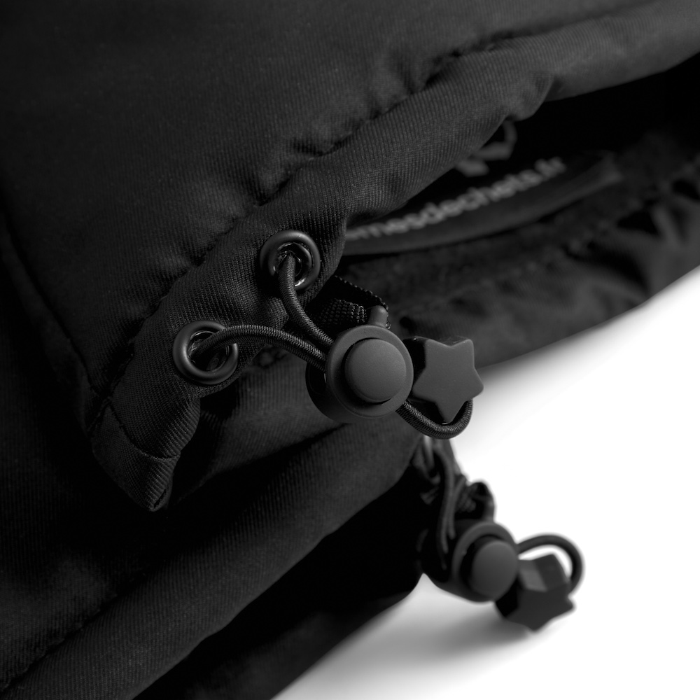 UNIVERSGLbl_UNIVERSEMittens_041_square